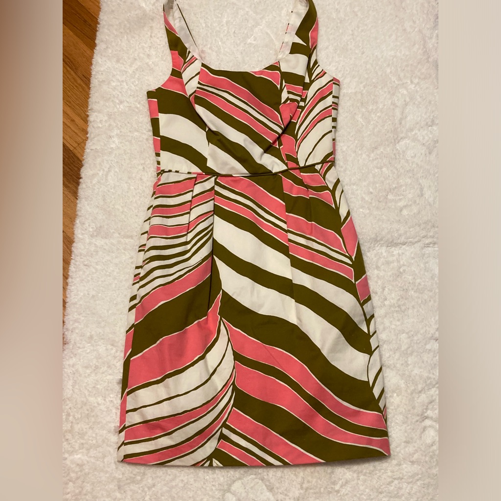 Trina Turk Size 4 Dress In Excellent Condition